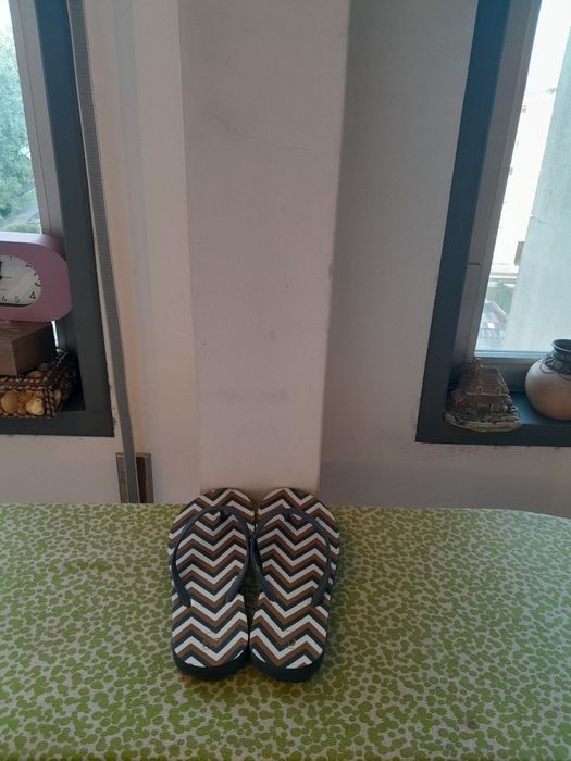 Vendo Chinelos de Senhora muito bonitos como novos