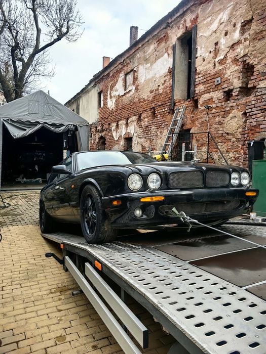 Jaguar XJR