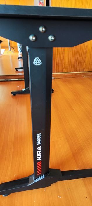 Mesa gaming estrutura metálica