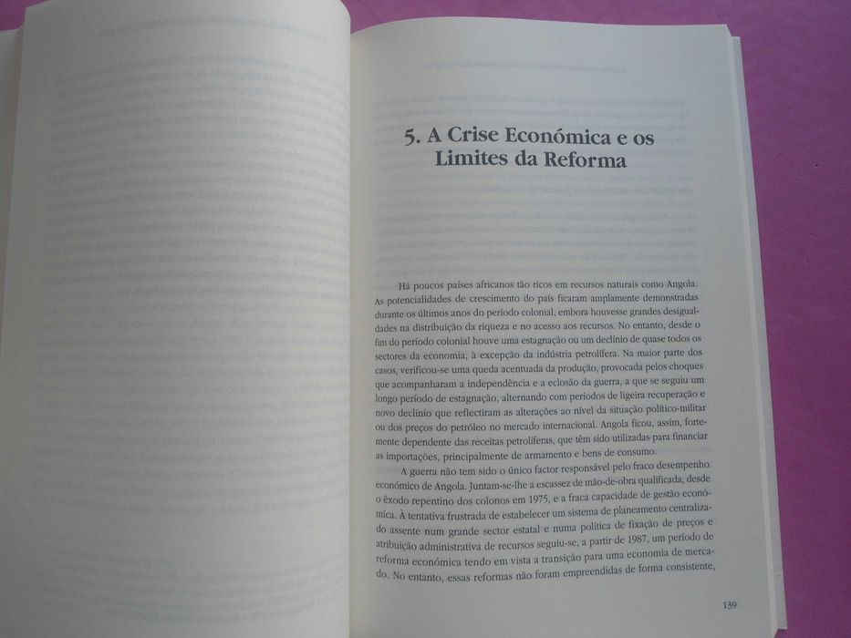 ANGOLA-Do afro-estalinismo ao capitalismo selvagem de Tony Hodges