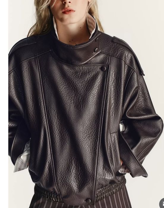 Жіноча коричнева куртка з ефектом шкіри від бренду Zara Xs,s