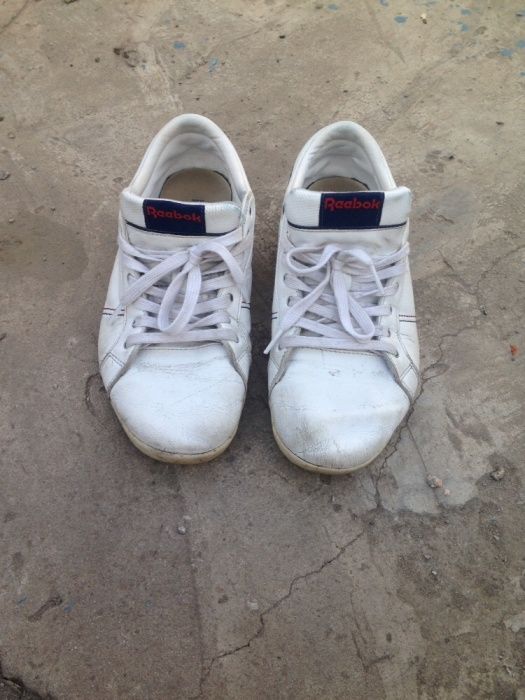 Кроссовки б/у оригинальные .