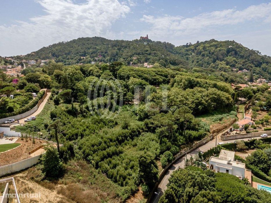 Terreno com projeto para moradia T5, S.Pedro de Sintra