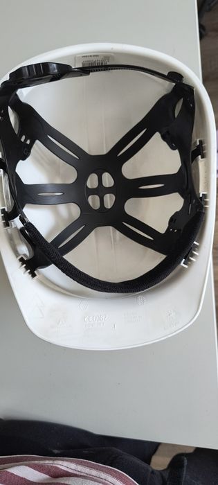 Kask budowlany BHP ochronny Deltaplus stan bardzo dobry