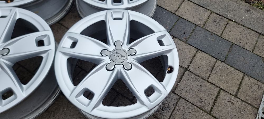 Felgi 17" Aluminiowe Audi A3 S3 Oryginał 8P0