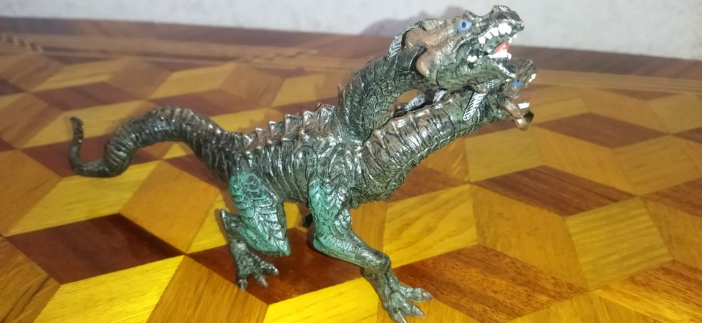 Дракони монстри ...