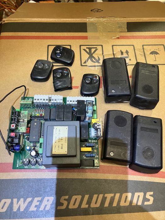 Centrala napędu bramy dwuskrzydłowej