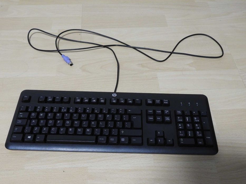 Klawiatura HP ze złączem PS2