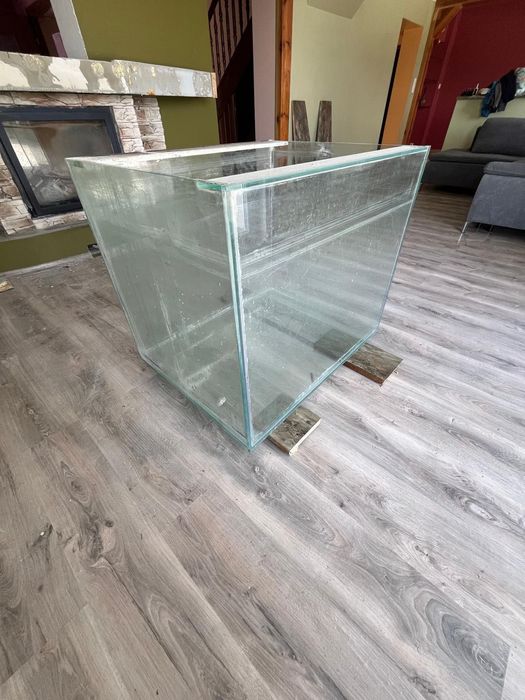 Akwarium ze sprzętem