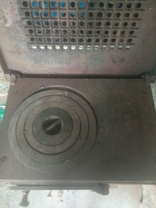 Piec żeliwny wolnostojący