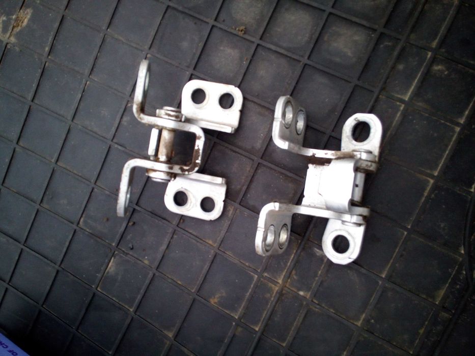 toyota RAV4 III 06-12 ZAWIASY KLAPY TYŁ komplet