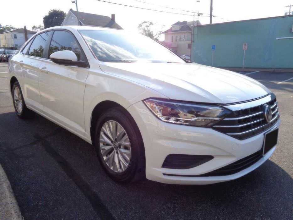 Volkswagen Jetta      2018