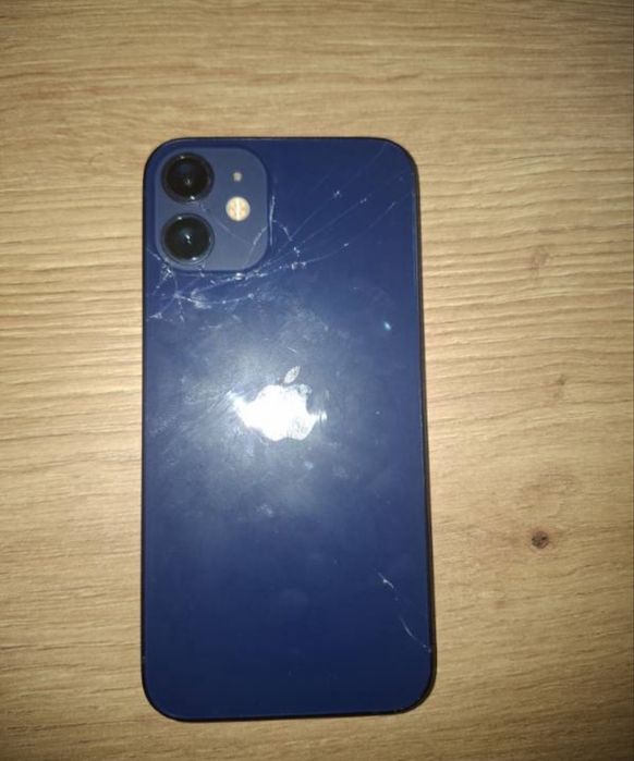 Iphone 12 mini.