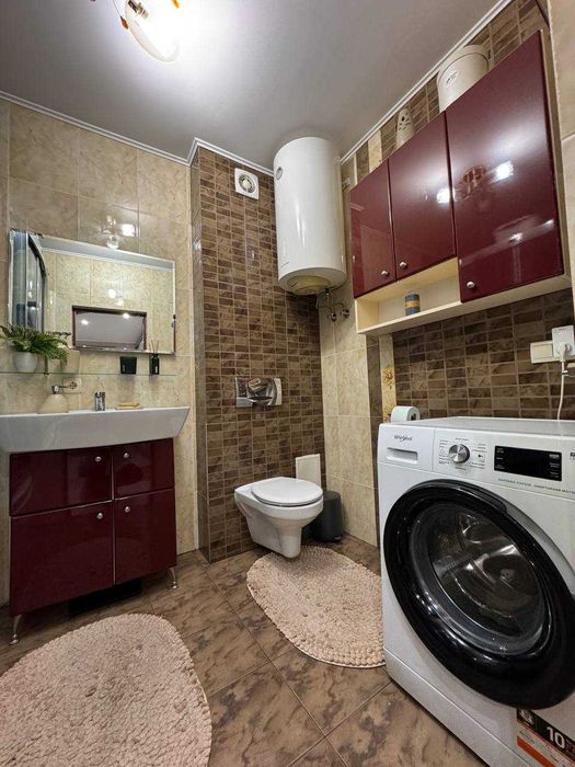 Простора 2-кімнатна квартира на Буковинській в новому будинку