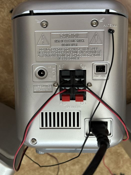 Thomson компактна аудіосистема CD FM AUX музичний центр колонки