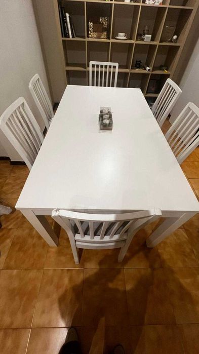 Mesa Branca Ikea 6 Lugares (extensível 8 lugares) + 6 Cadeiras