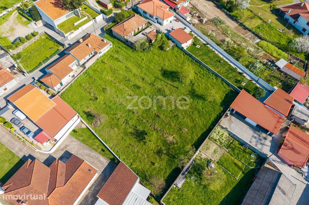Terreno com 2120m2 em Serzedelo, Guimarães