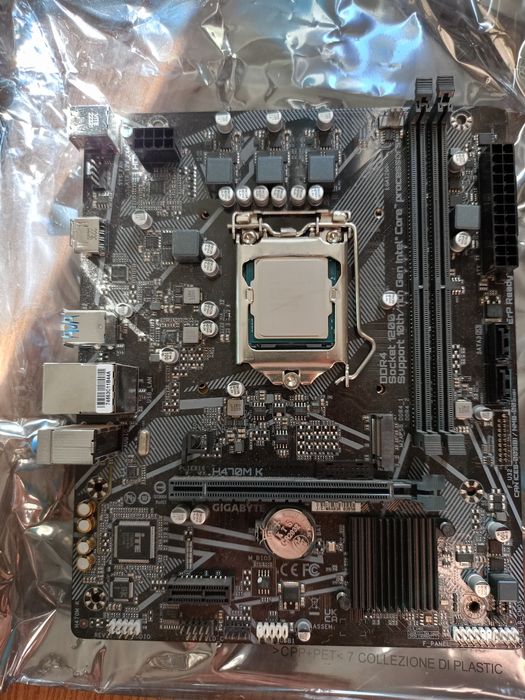 Материнська плата