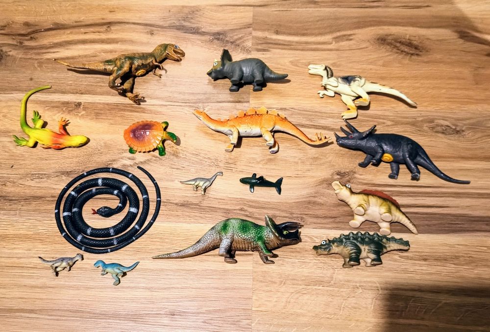 Figurki dinozaury zwierzęta gady odgłosy dźwięki