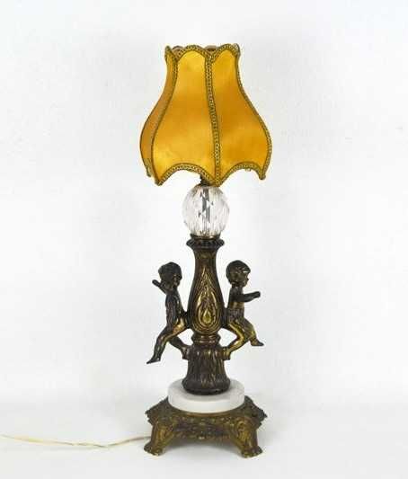 Imponente Candeeiro Arte Nova