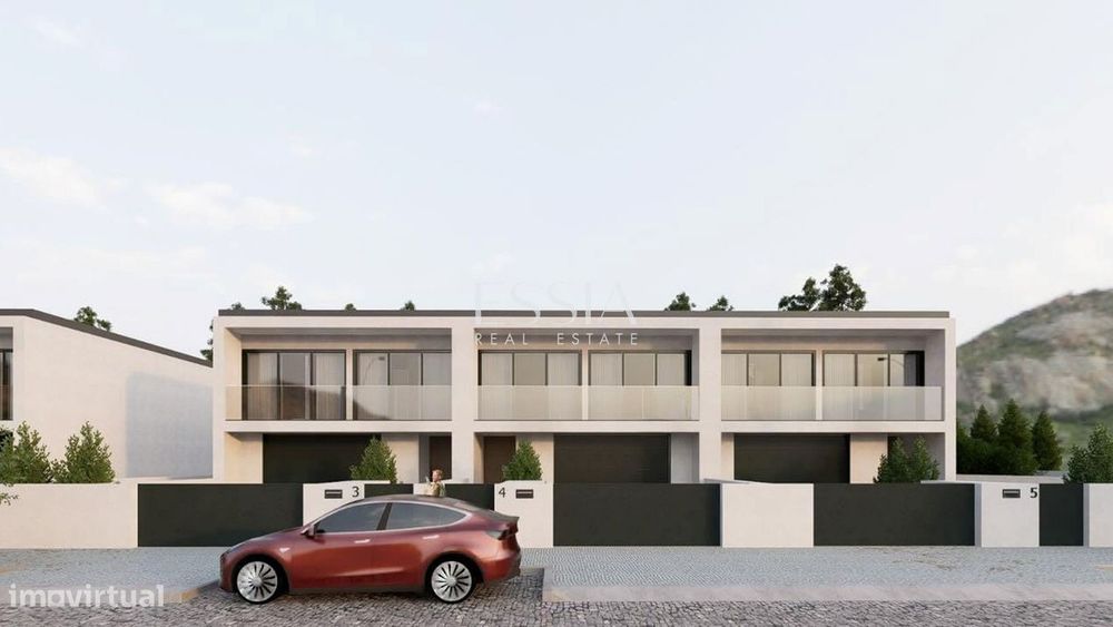 Moradia T4 com Jardim Privativo e Garagem no Castêlo da Maia