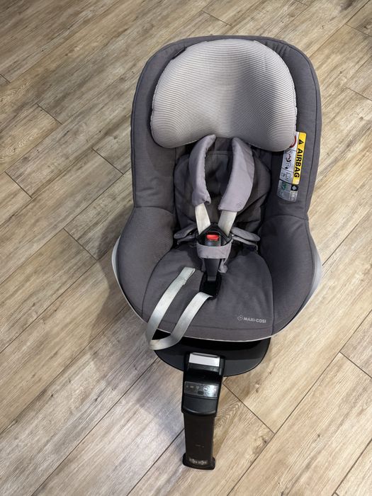 Fotelik samochodowy Pearl+ baza Maxi Cosi
