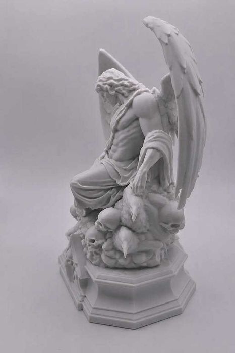 Estátua O Lamento de Lúcifer — Escultura Anjo Caído Gótica