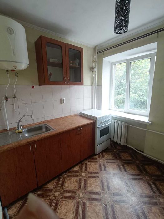 Продам 2 кімнатну квартиру в самому центрі, відмінні параметри!