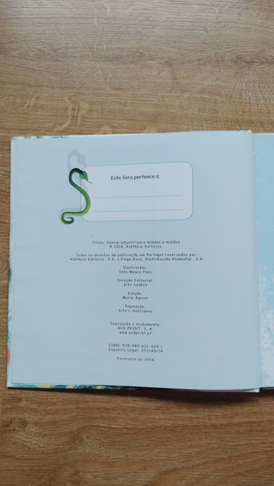 Livro de poemas para miúdas e miúdos