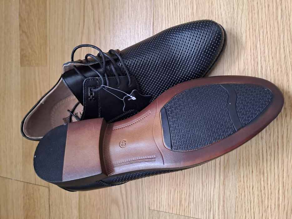 Туфлі шкіряні нові 43