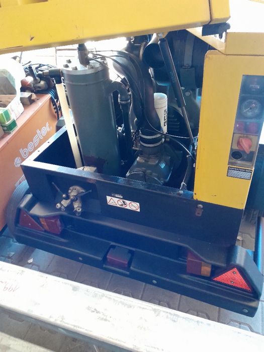 Kompresor srubowy Atlas Copco Xas66 jak Nowy