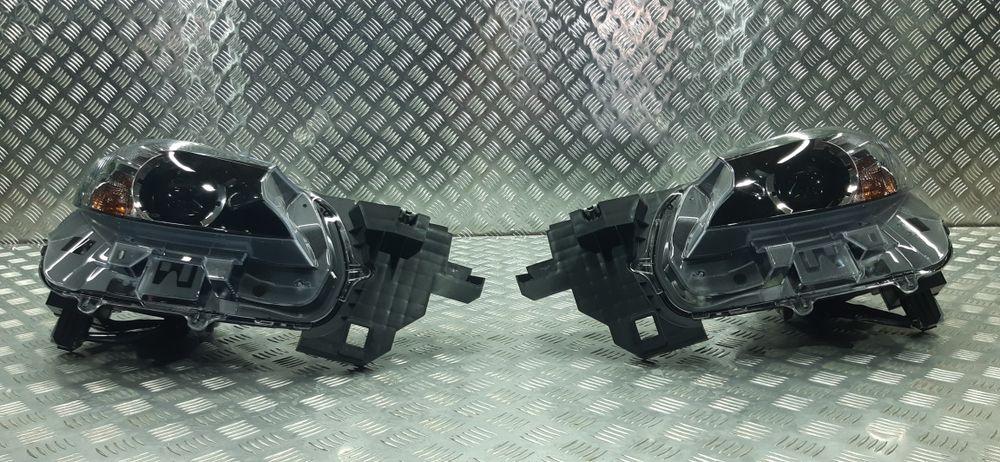 Фара ліва/права нова для Mazda CX-9 2016+