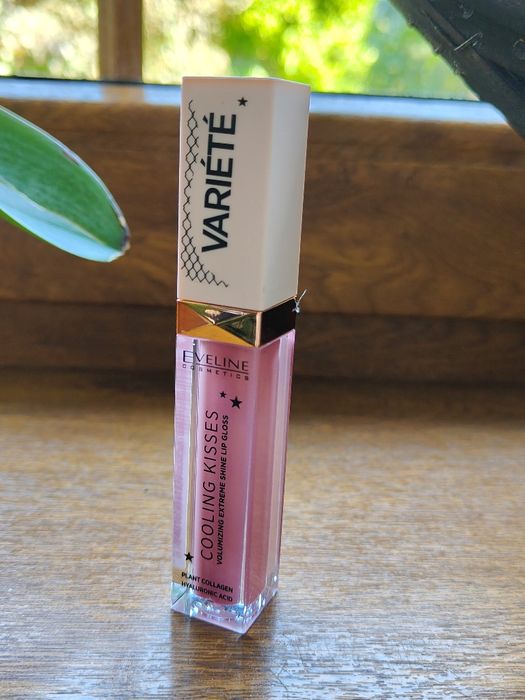 Różowy błyszczyk do ust