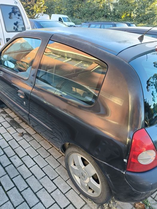 Clio 1.5 DCI (Com avaria)