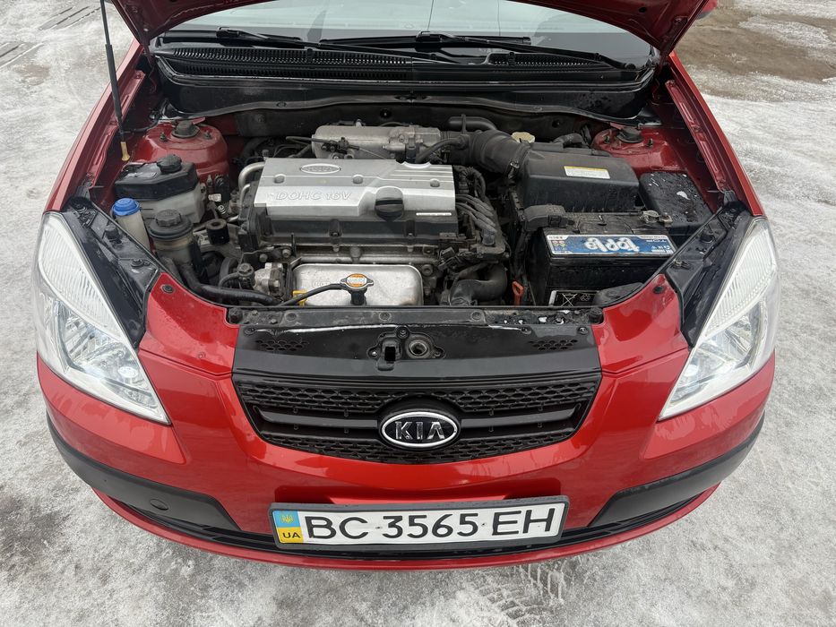 Kia rio 1.4 бензин АВТОМАТ