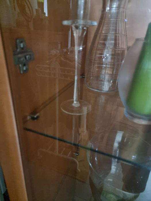 Móvel sala de cerejeira com cristaleira