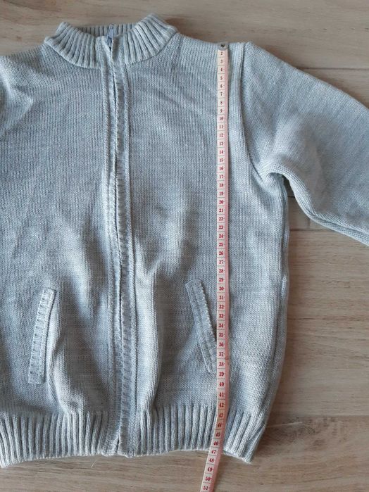 Sweter nowy dziecięcy 140