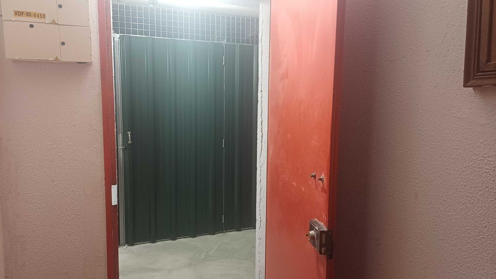 Arrecadação Box - Casal de Cambra (Sintra)