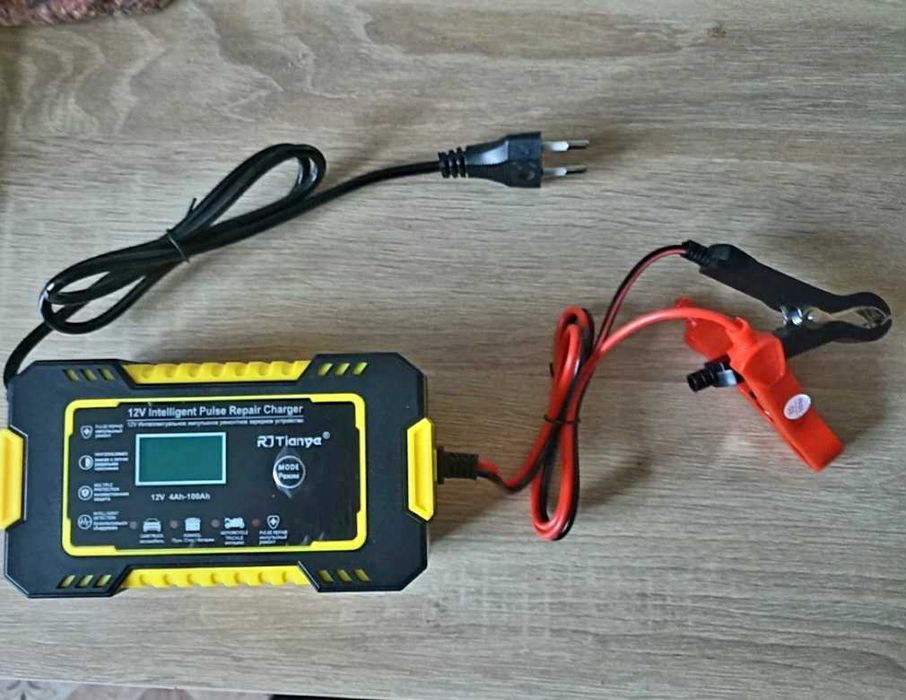 Универсальное зарядное устройство для аккумуляторов 12V, мото и авто