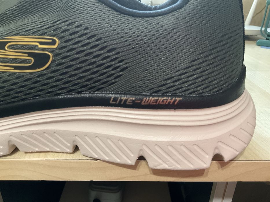 Кросовки чоловічі SKECHERS Нові