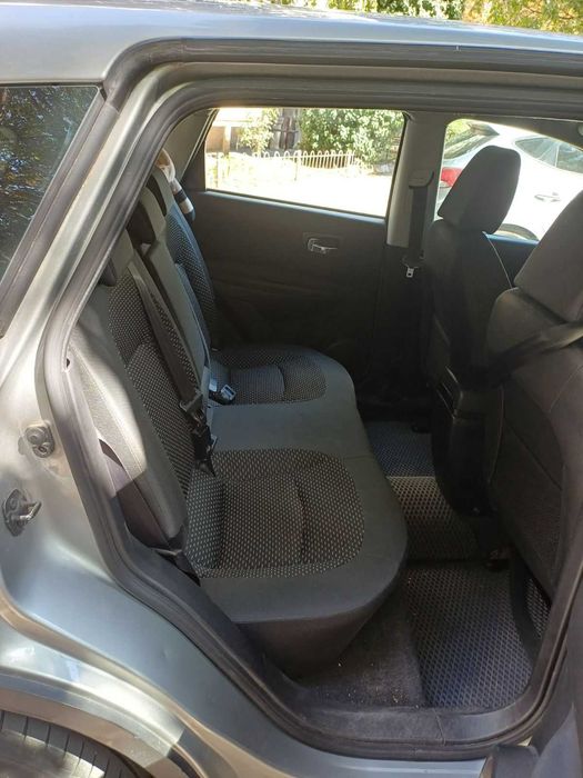 продати автомобіль Nissan Qashqai 2009