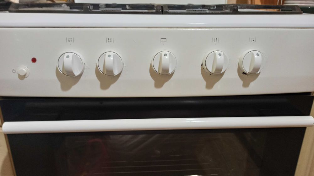 Продам газову плиту