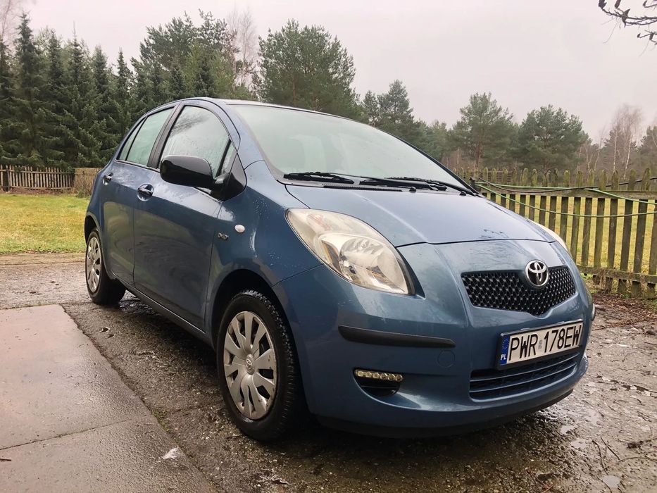 Toyota Yaris Auto dobrze utrzymane, garażowane.