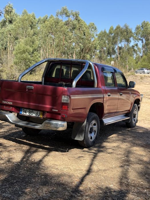 Toyota Hilux 2.4 TD Tracker *ÚNICO DONO*
