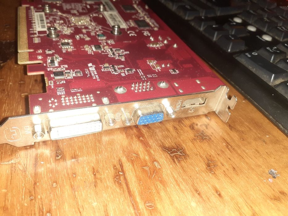 Продам видеокарту 6570 1gb ddr3