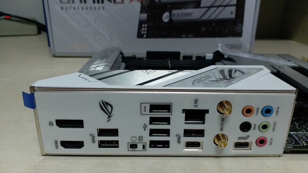 Плата Asus ROG Strix B650-A Gaming WIFI  АM5 DDR5