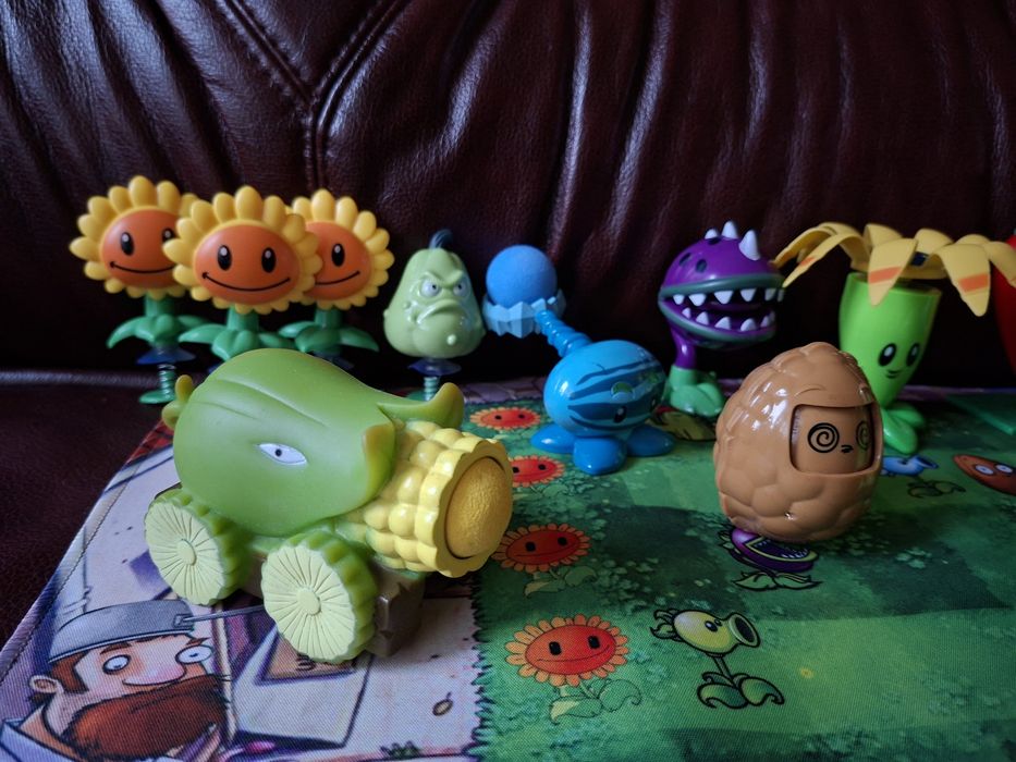 Фигурки растения против зомби(игровой коврик+рюкзак)