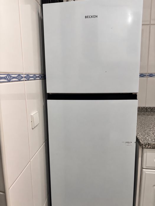 Frigorífico + Congelador BECKEN – Funcionamento perfeito