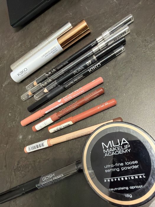 Продам одним лотом