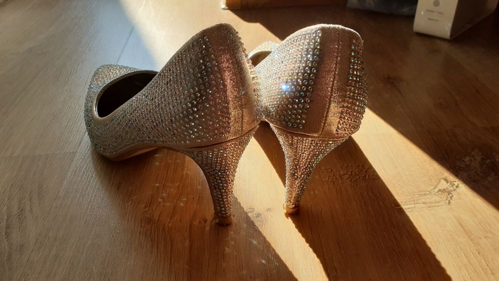 Buty z cyrkoniami roz 37
